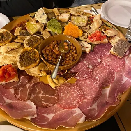 Rox E Claudia Bed & Breakfast 4*