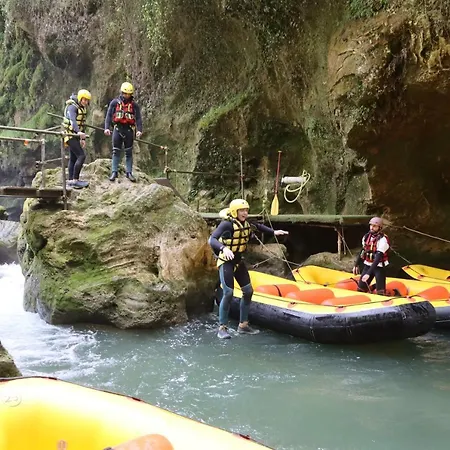 Rox E Claudia Bed & Breakfast 4*