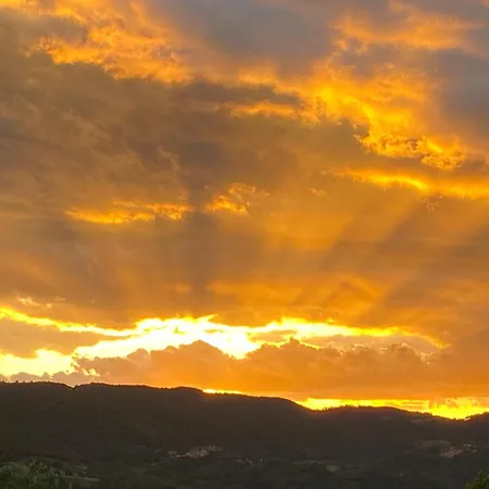 Rox E Claudia Bed & Breakfast Lugnola