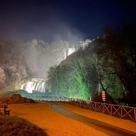 Rox E Claudia Bed & Breakfast Lugnola