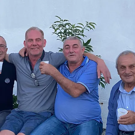 Rox E Claudia Bed & Breakfast Lugnola