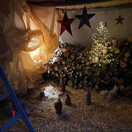 Rox E Claudia Bed & Breakfast Lugnola