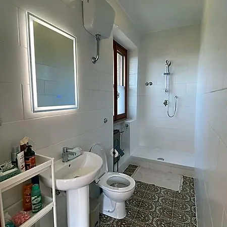 Rox E Claudia Bed & Breakfast 4*