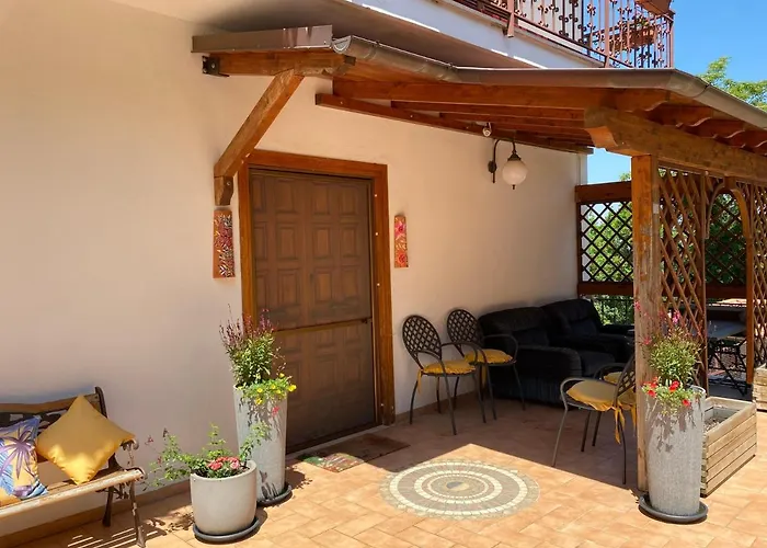 Rox E Claudia Bed & Breakfast Lugnola