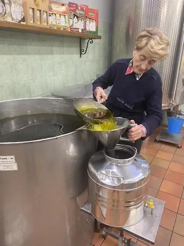 Rox E Claudia Bed & Breakfast 4*